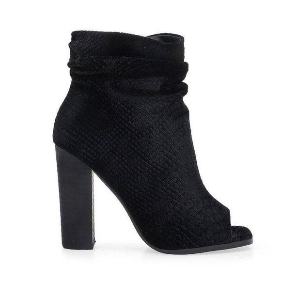 PRIVILEGED BY J.C. DOSSIER MISHA BLACK BLOCK HEEL - Picture 5 of 7